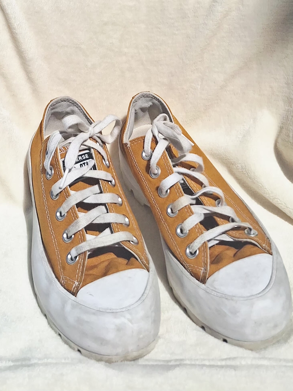 Converse Women Low Top Sneakers in Mustard Yellow and White Size 7 - Picture 11 of 11